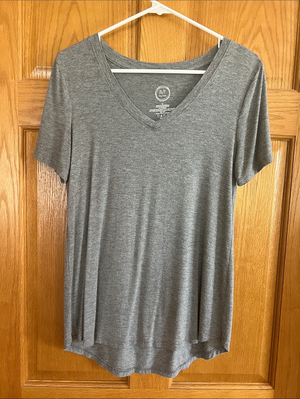 Maurices Gray V-Neck Short Sleeve Tee